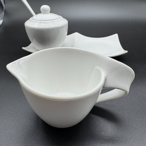 Stokes White Porcelain Sugar and Creamer 5 pces Set - Picture 4 of 9
